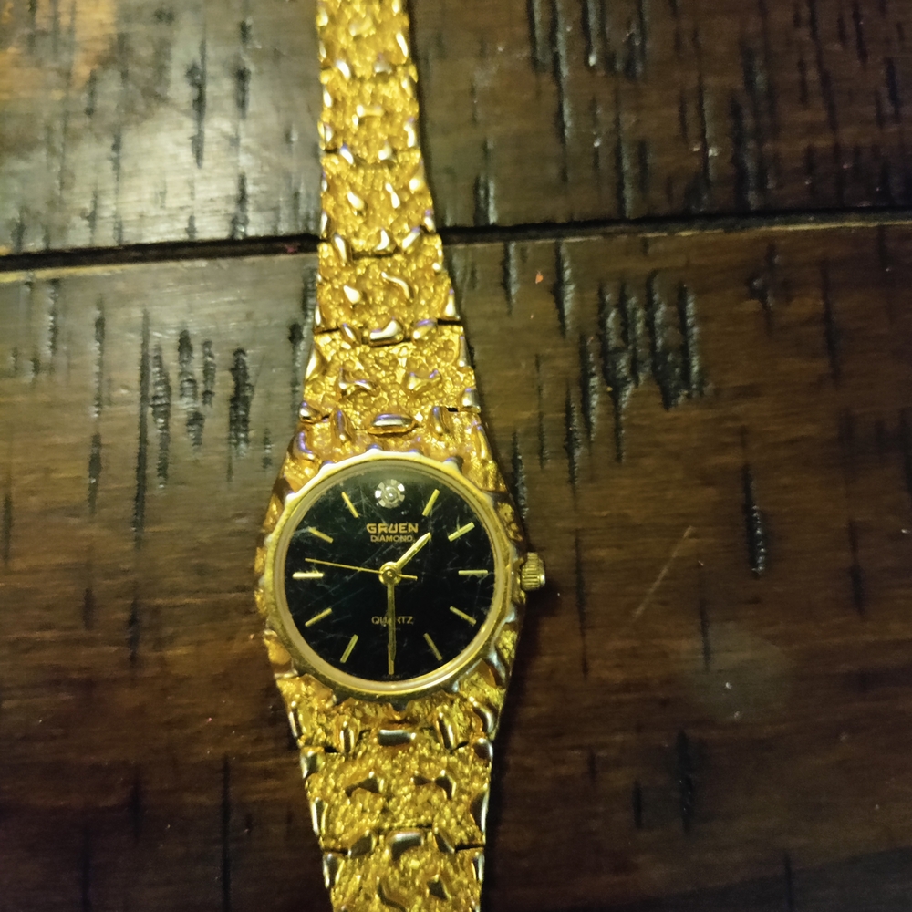 Suren Gold and Black Women's Quartz Watch